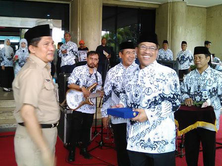 Pencarian PGRI Trenggalek - Persatuan Guru Republik Indonesia Cabang Kabupaten Trenggalek